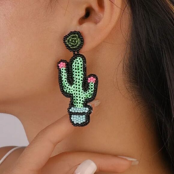 New SEQUIN & RICE BEAD CACTUS EARRINGS CINCO DE MAYO - Picture 1 of 10